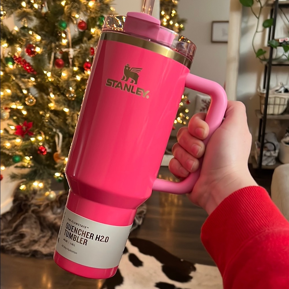 Stanley Pink Parade Quencher H2.0 Tumbler